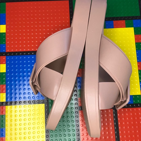 LENNIE BLUSH FORM FITTING SANDALS - Picture 4 of 4